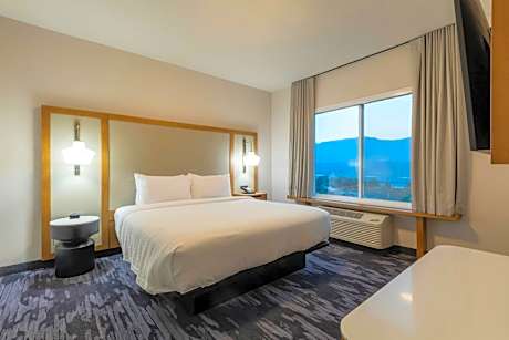 One-Bedroom King Suite with Specialty Bathtub and Sofa Bed