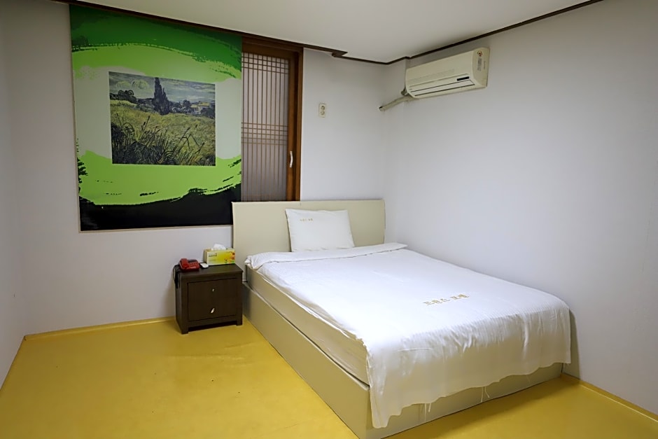 Twins Hotel