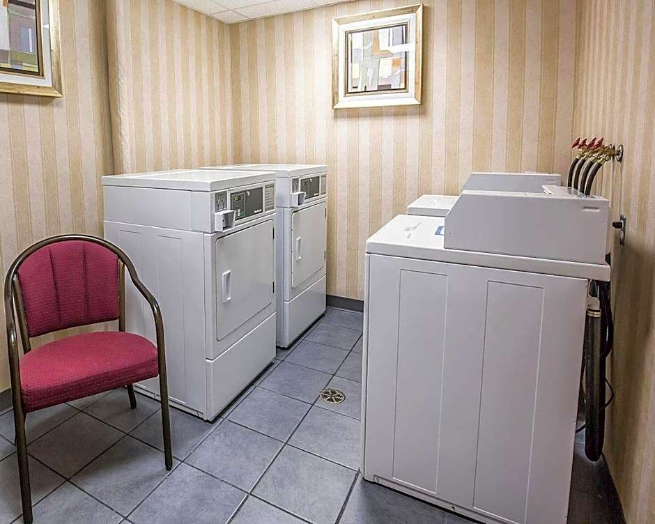 Quality Inn & Conference Centre Red Deer - 50th Avenue