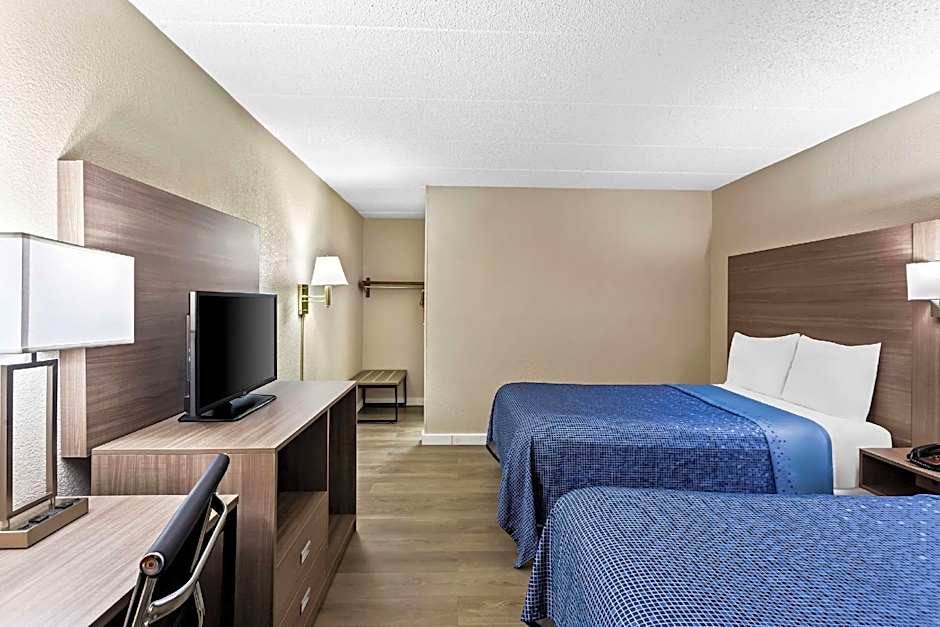 Photo 1 of 7 of 2 Double Beds, Nonsmoking