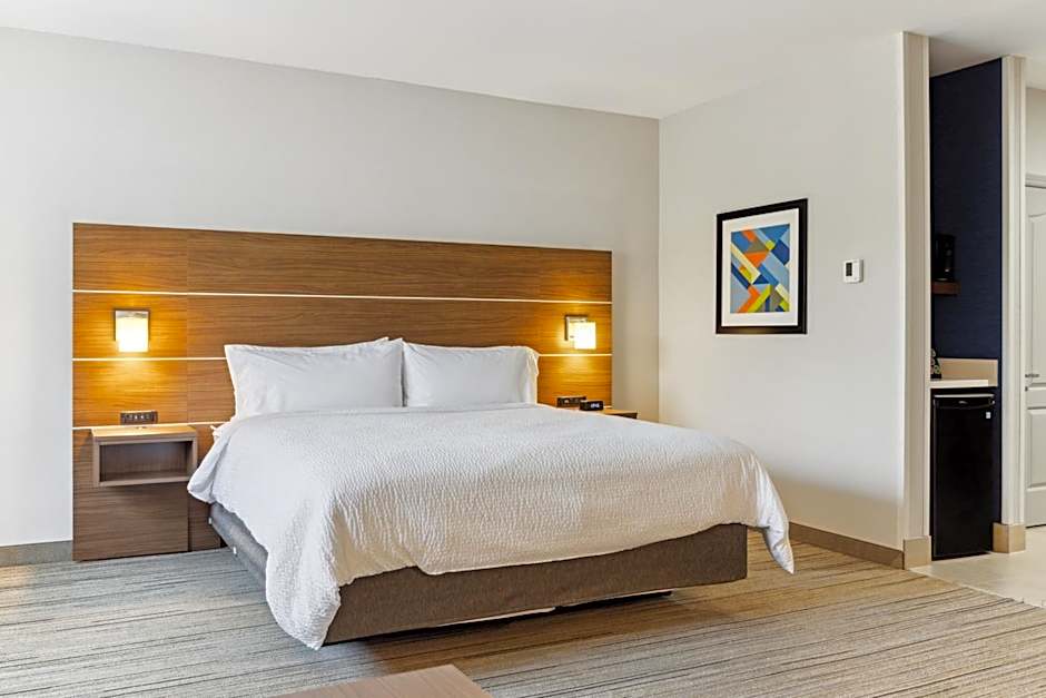 Holiday Inn Express & Suites Mountain View Silicon Valley By IHG