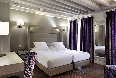 Adjoining Rooms
