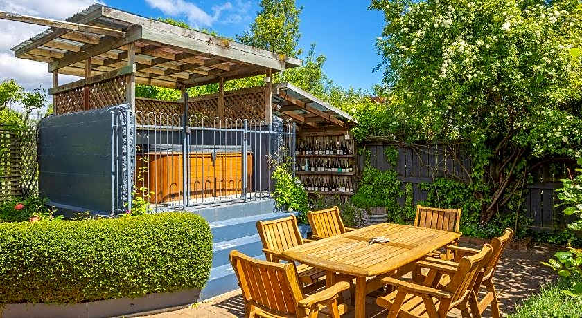 Olde Mill House Bed & Breakfast and Cycle Hire