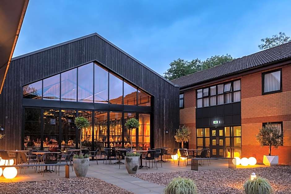 Burleigh Court Hotel and Leisure