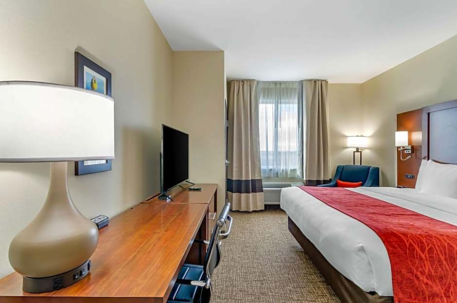 Comfort Inn & Suites Salina North