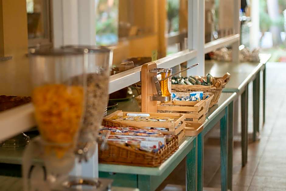 Hotel Cala Dei Pini