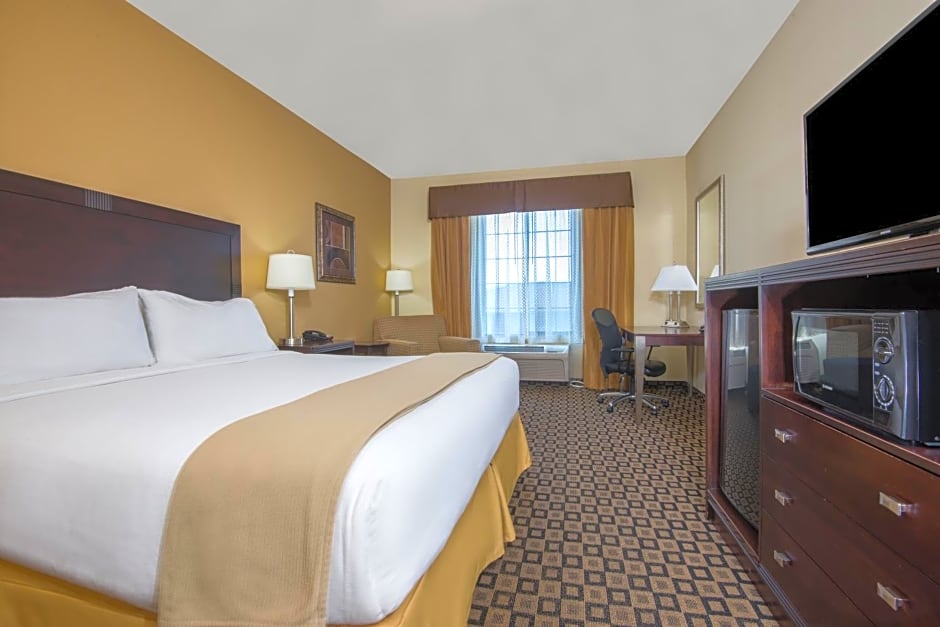 Holiday Inn Express & Suites Clovis By IHG