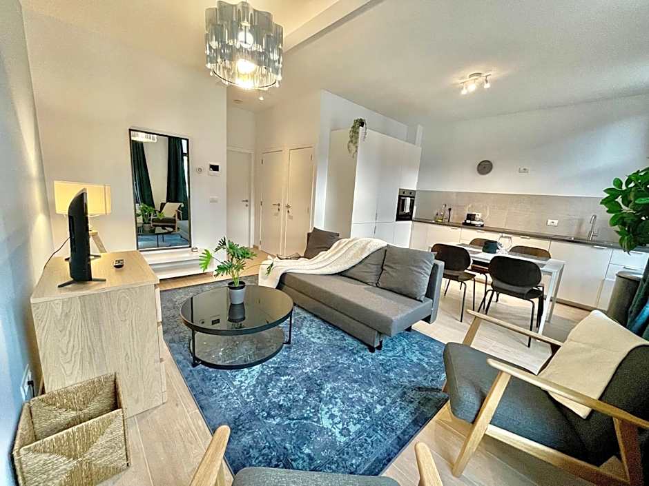 OneLuxStay near Fashion District