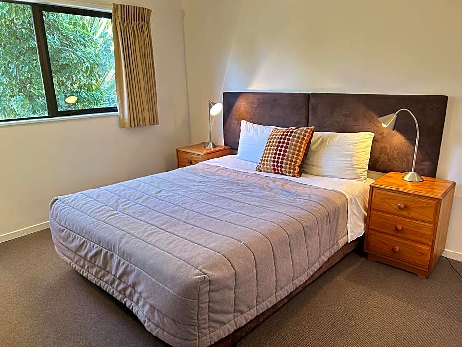 The Hobbit Motorlodge