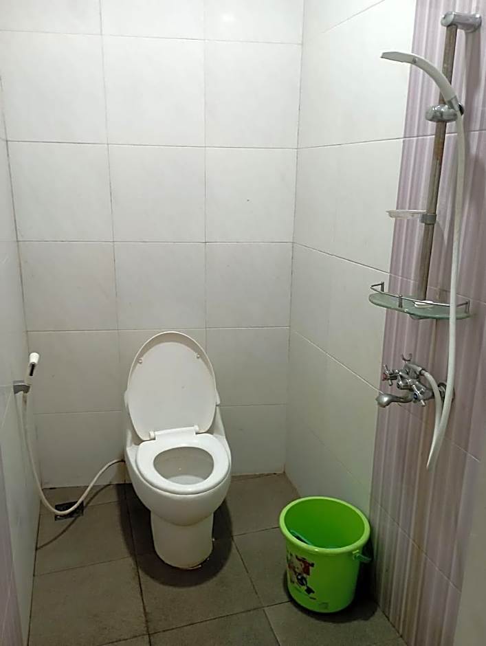 Wisma Lusya near GOR Satria RedPartner