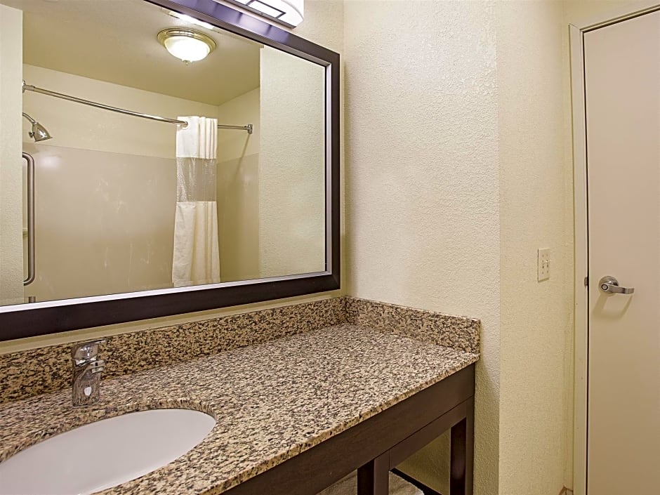 La Quinta Inn & Suites by Wyndham Central Point - Medford