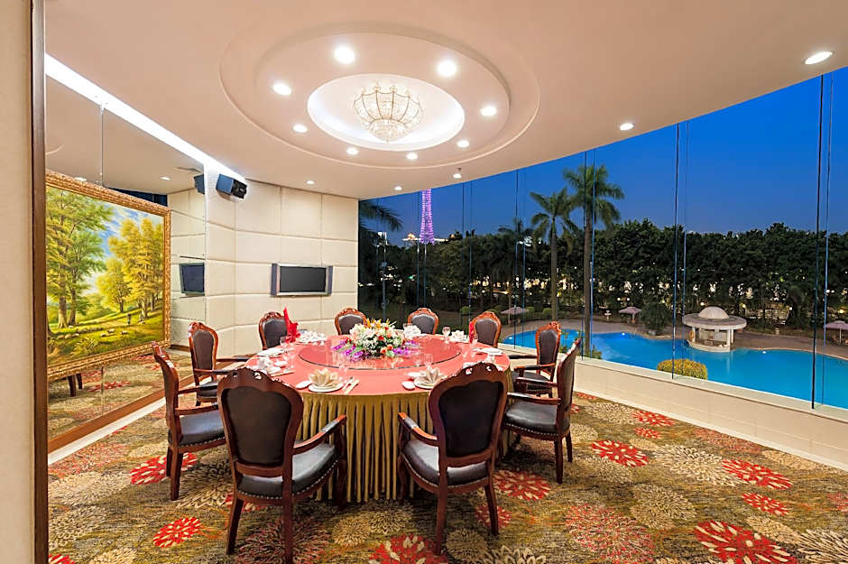 Ramada Pearl