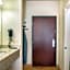 OYO Townhouse Clute Lake Jackson