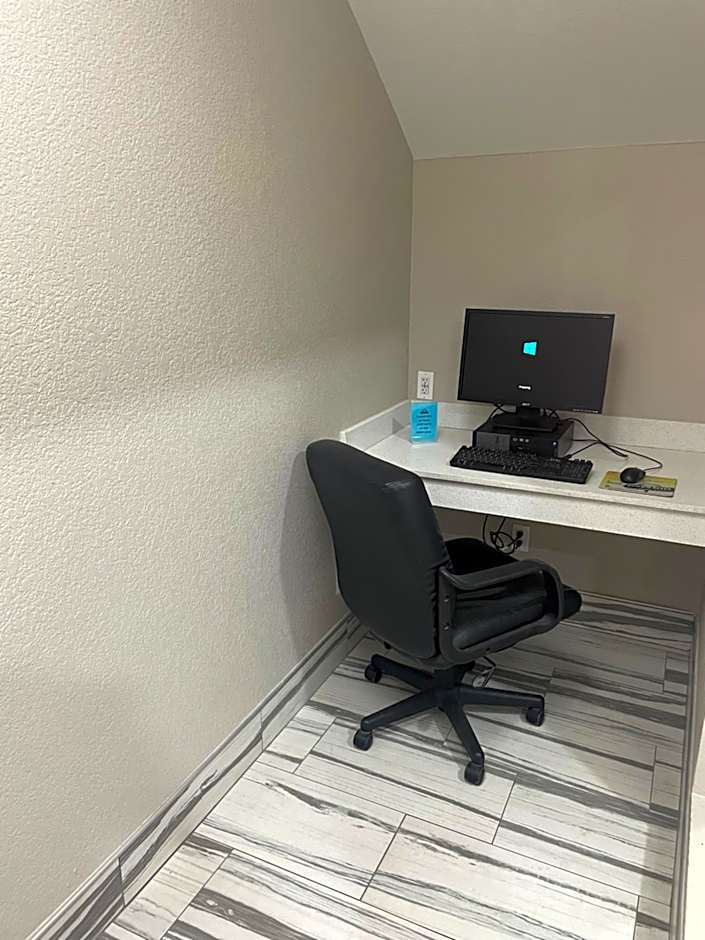 Days Inn by Wyndham Childress