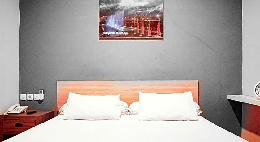 Audah Syariah Residence Mitra RedDoorz