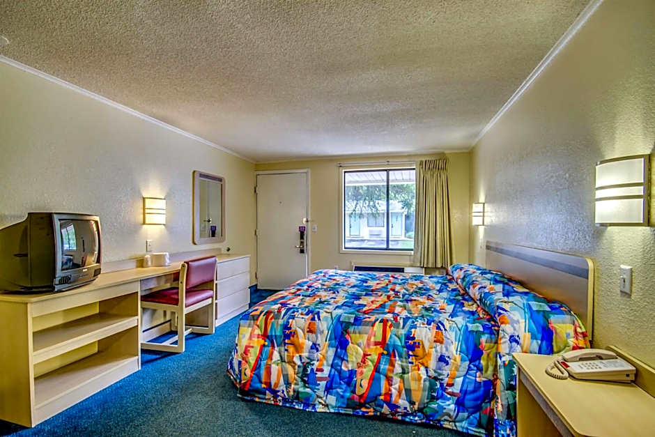 Motel 6-Saint Joseph, MO