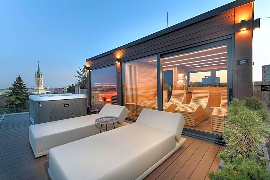 BOUTIQUE HOTEL11 with rooftop SPA