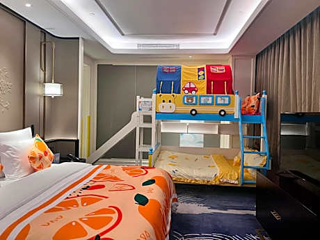 Supreme parent-child room