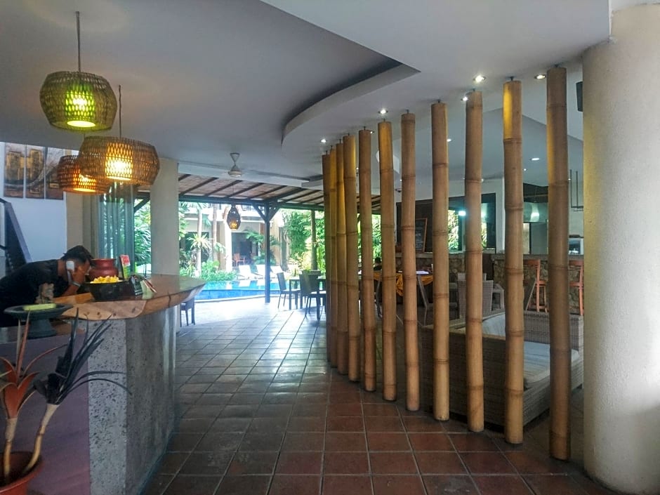 Suris Boutique Hotel