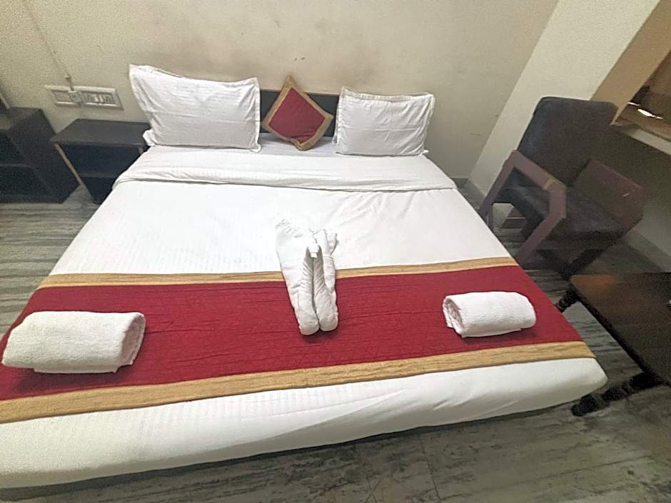 Royal Retreat by Hotel Adiya Inn