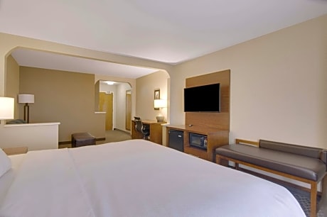 Business King Suite Upgrade - Accessible/Non-Smoking
