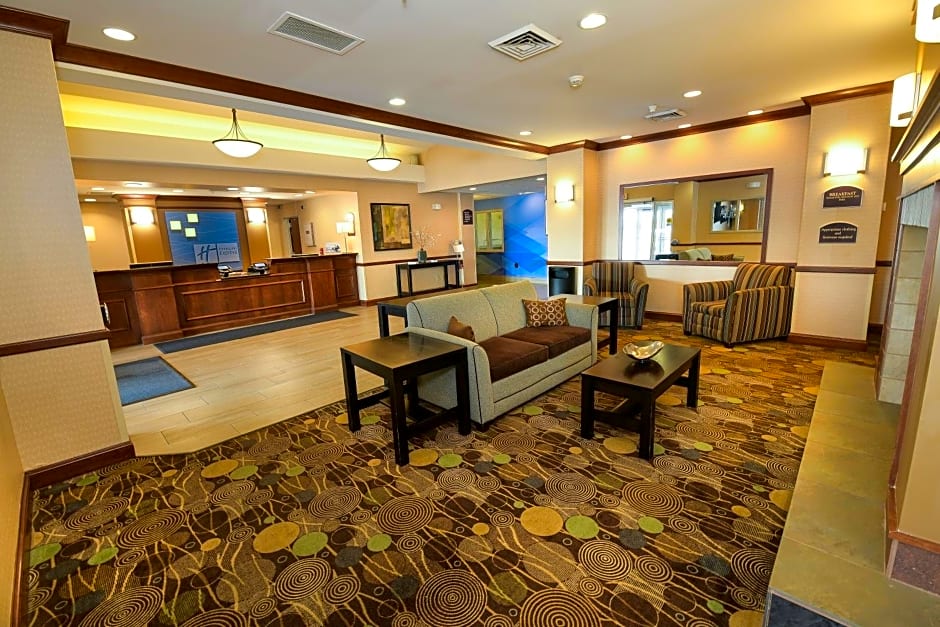 Holiday Inn Express Hotel & Suites Grand Forks