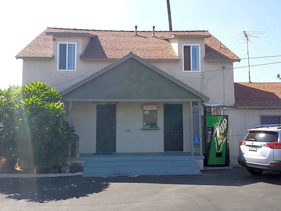 New Kansan Motel