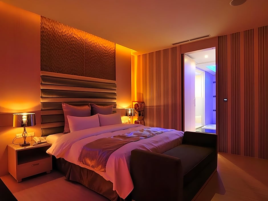One Plus One Hotel