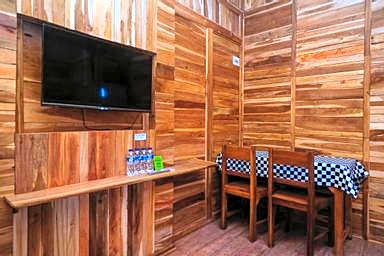 Urbanview Villa Kolopaking Kebumen by RedDoorz