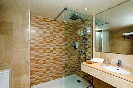 DOUBLE OR TWIN PROMO WITH BALCONY