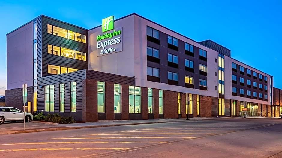 Holiday Inn Express & Suites Platteville By IHG