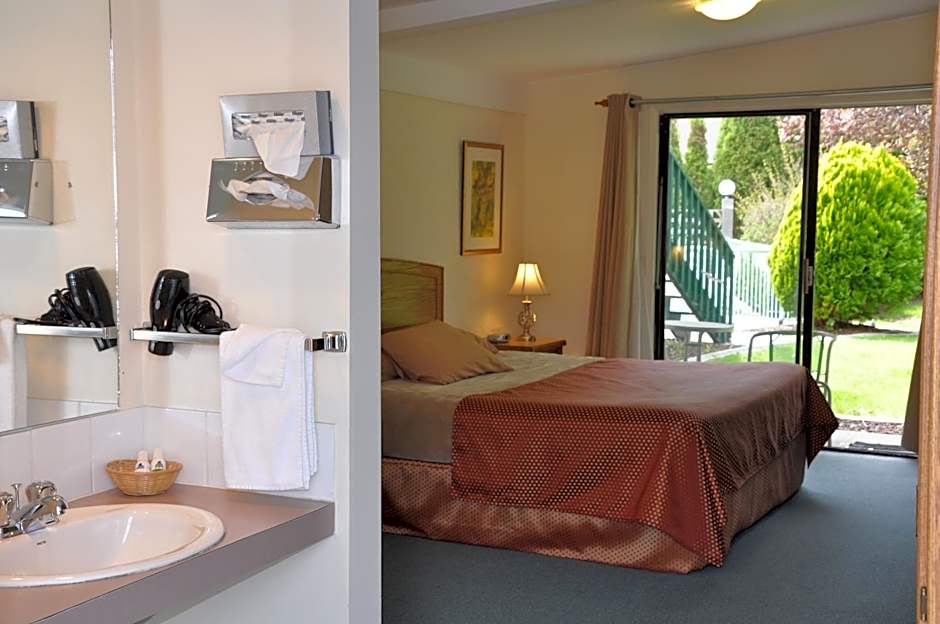 Summerland Motel