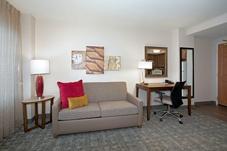 Queen Studio Suite - Hearing Accessible/ Non-Smoking