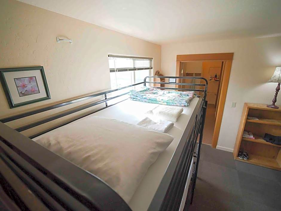 Ashland Commons Hostel
