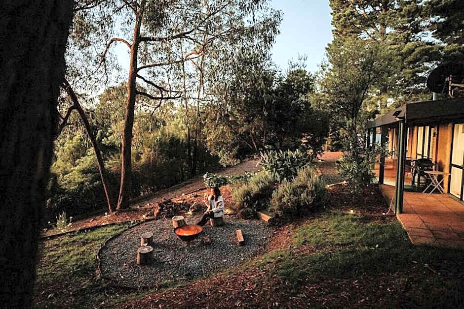 Healesville Mud Brick Hideaway