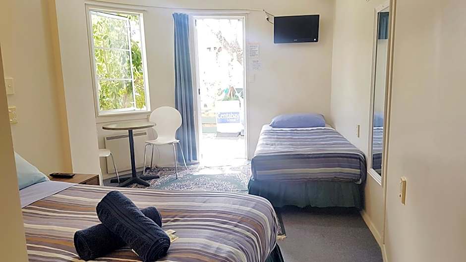 Centabay Lodge and Backpackers