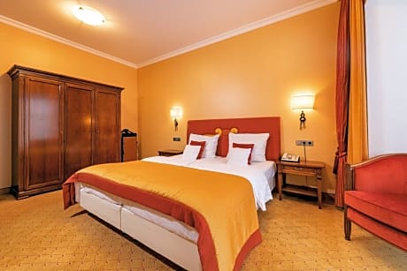 Comfort Double Room Schlosspark Villa