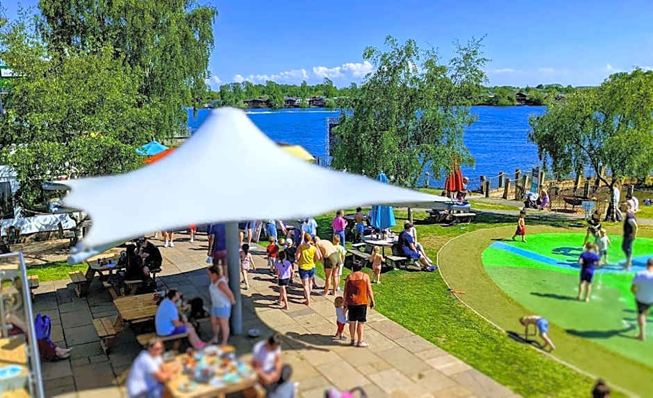 Tattershall Lakes - Merlin Point