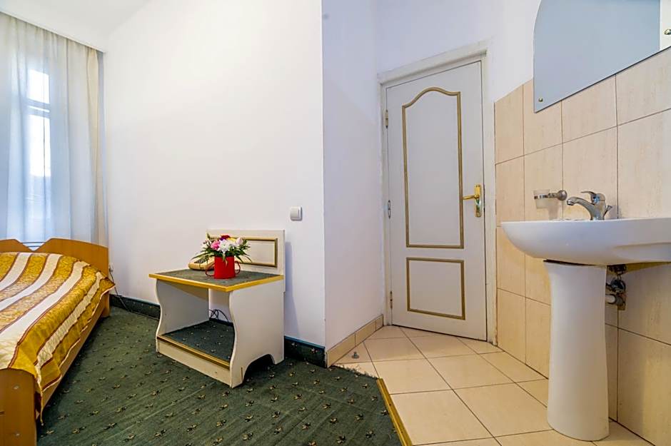 Hotel Carpati Imparatul Romanilor