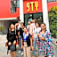9TY hotel (ninety hotel)