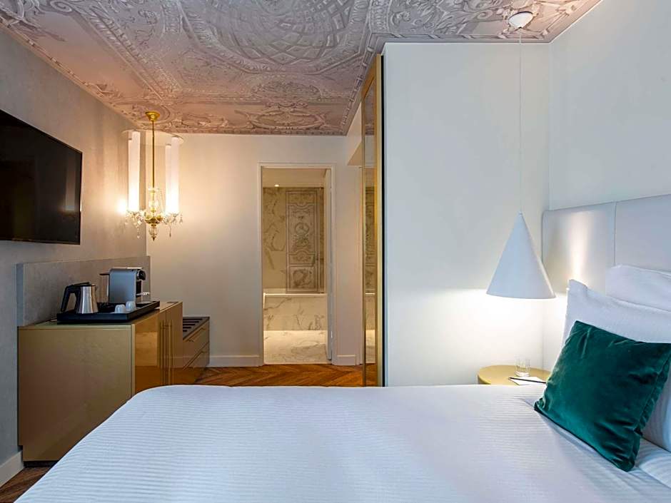 Le Louis Versailles Château Hotel-MGallery