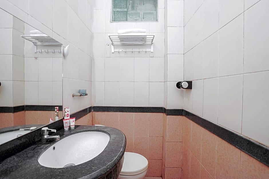 Vaccinated Staff - OYO 658 Alibaba Residence