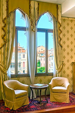 Junior Suite (3 Adults) with Grand Canal View and Full Breakfast