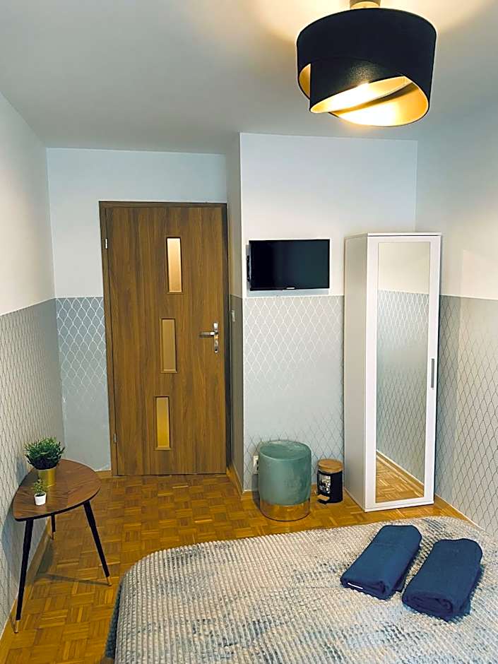 ClickTheFlat Solidarności City Center Apart Rooms