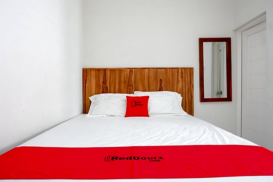 RedDoorz Plus Syariah near Stasiun Tegal 2