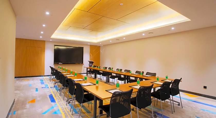 Hampton by Hilton Guangzhou Zhujiang New Town - Free Shuttle Bus to Canton Fair