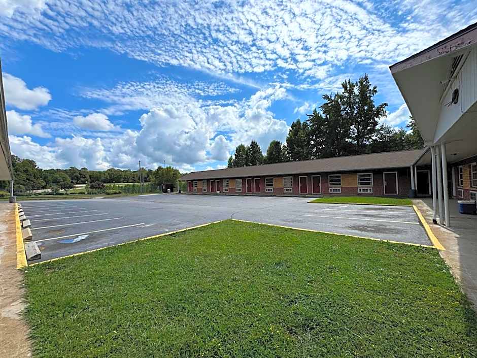 Travel Inn By OYO Danville US-29