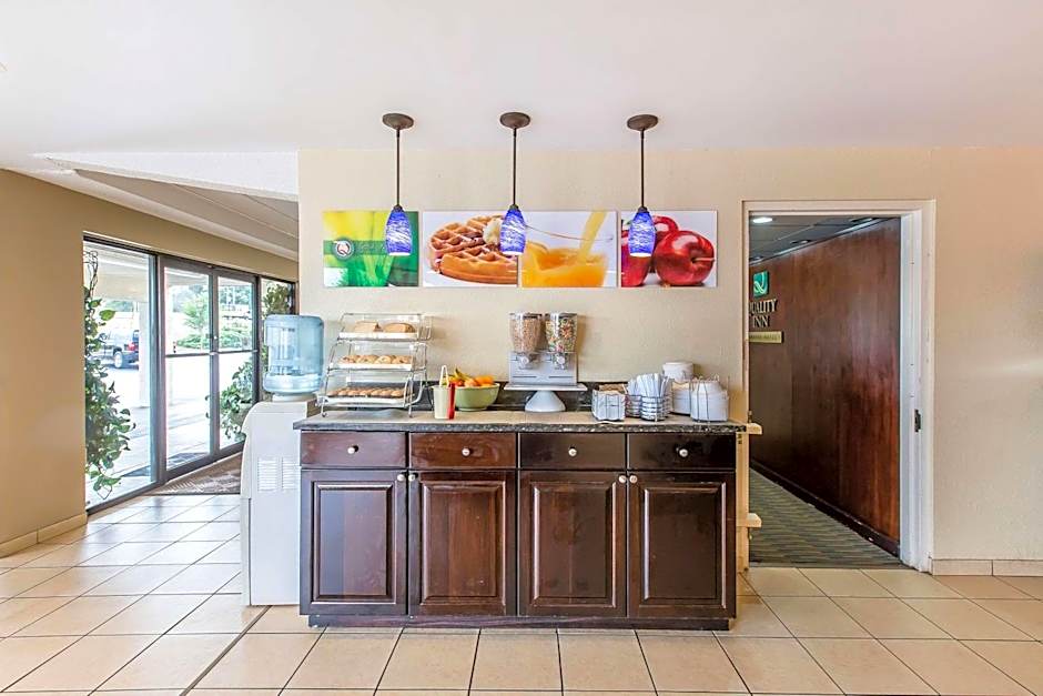 Quality Inn & Suites Easley - Greenville