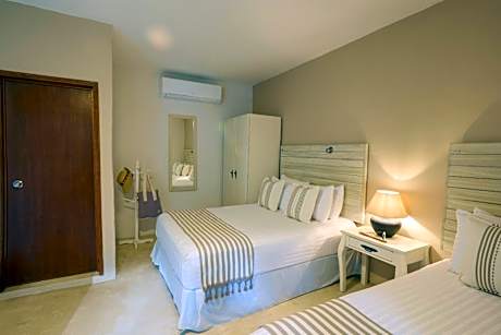 Deluxe Queen Room with Two Queen Beds