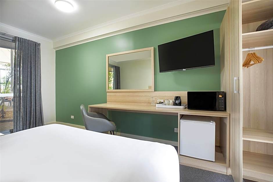 Nightcap at Roxby Downs